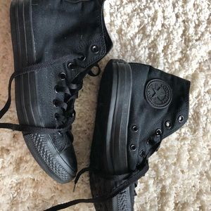 Unisex black converse